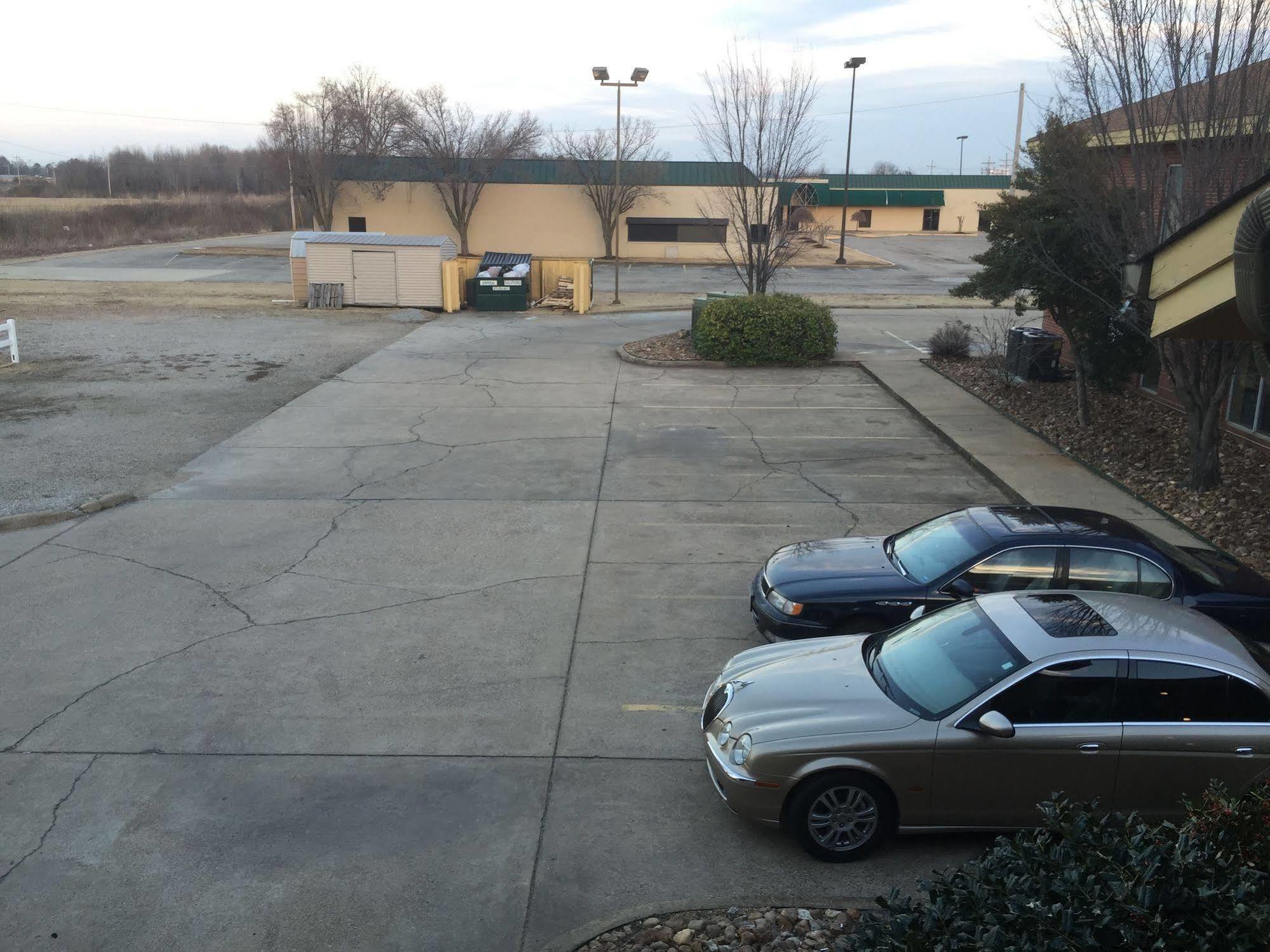 Fairview Inn And Suites Jonesboro Exterior foto
